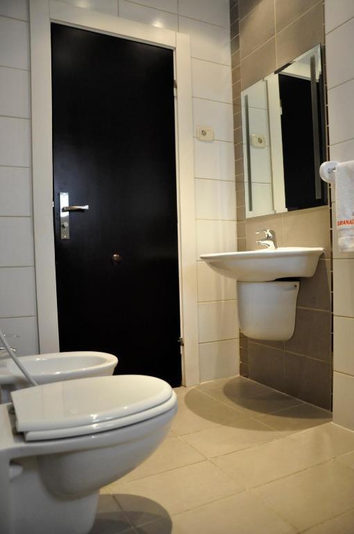 Granada Suites Hotel Амман Номер фото